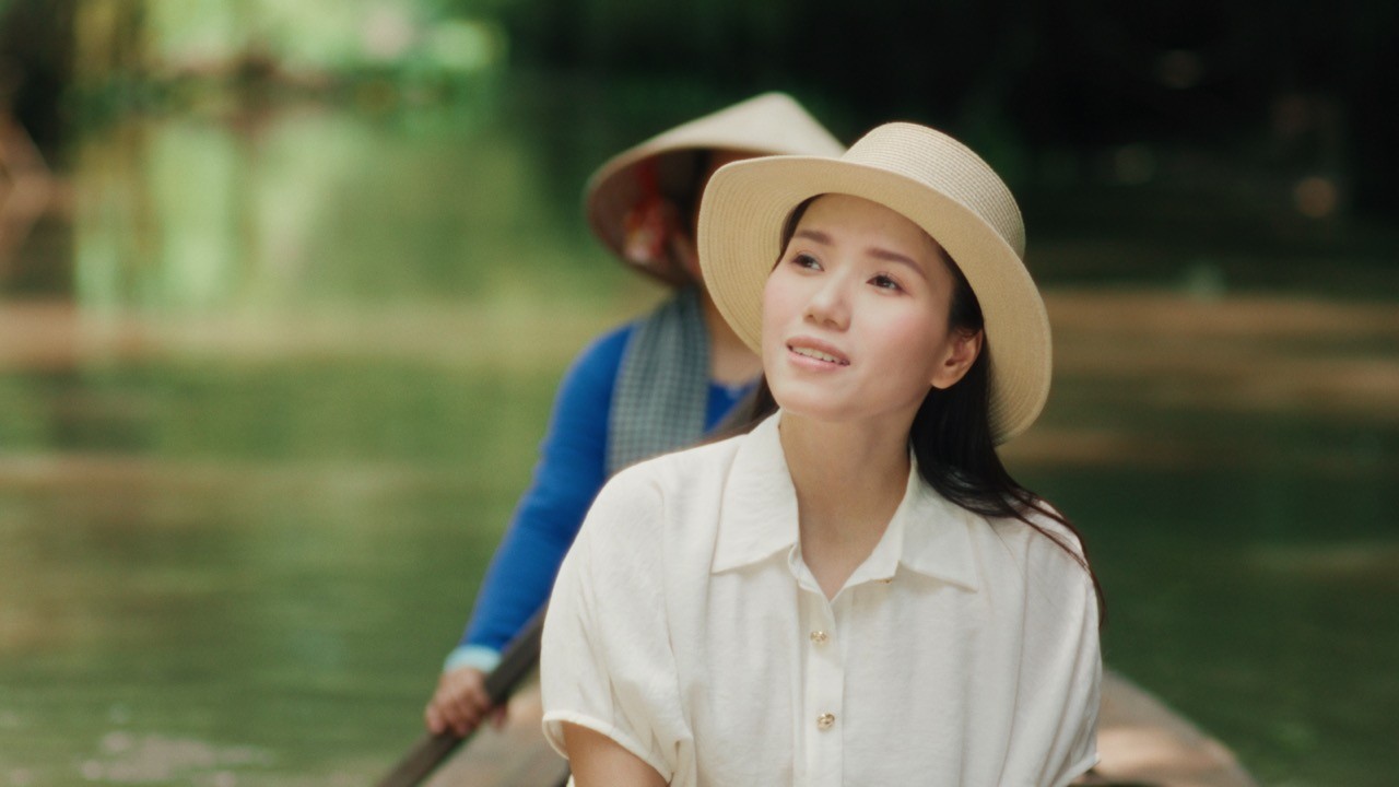 Thùy Chi cùng bố kể tình yêu miền Tây qua âm nhạc, mở màn hành trình hát về quê hương đất nước