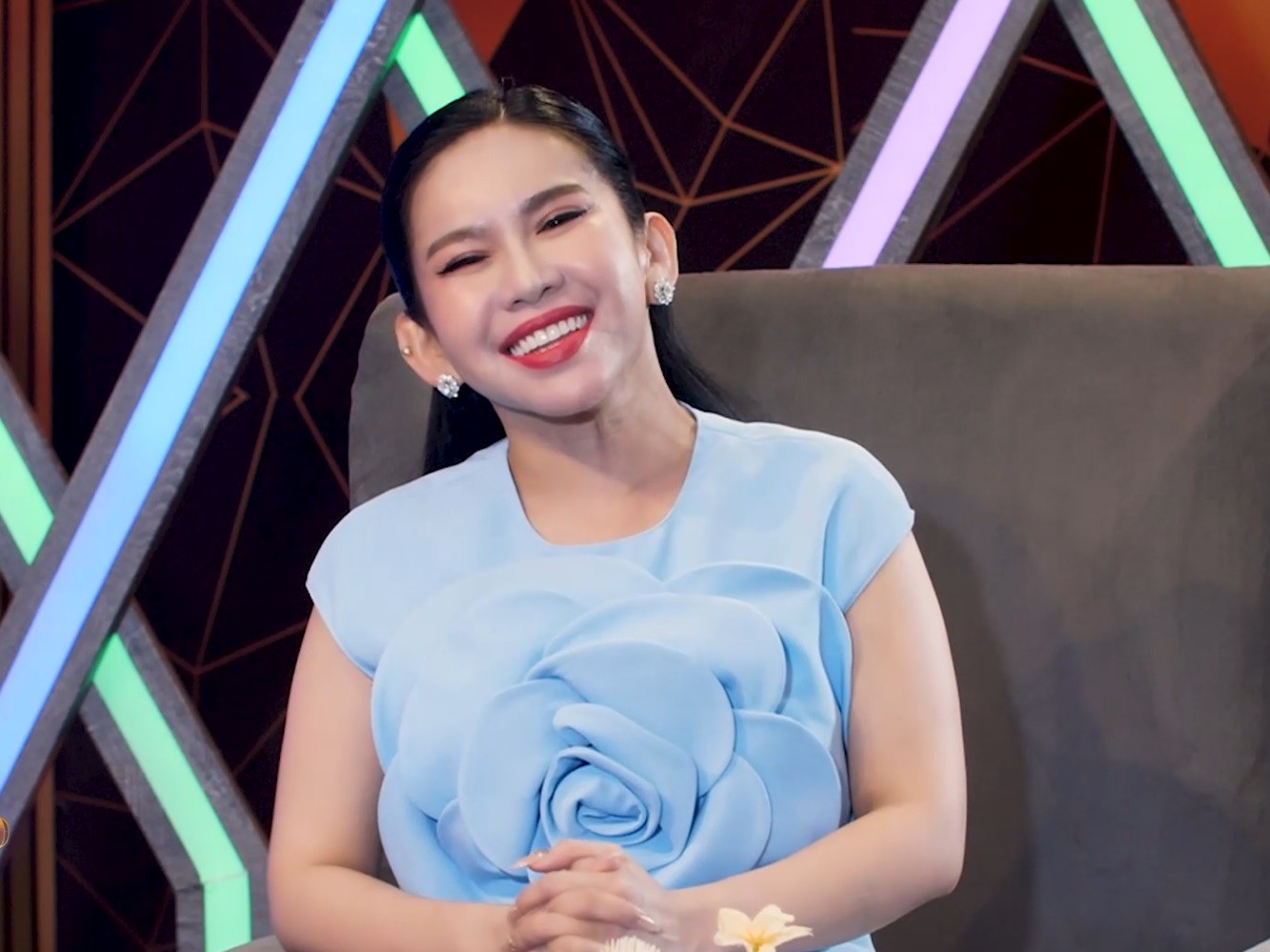 Nghệ sĩ Bình Tinh chấp nhận những biến cố thị phi của nghệ thuật