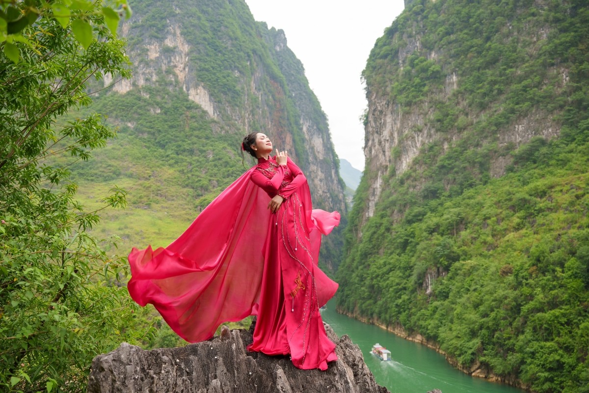 Duyên Quỳnh trình làng 'Việt Nam gấm vóc rạng ngời', góp thêm ca khúc ý nghĩa dịp 2/9