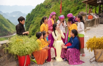 Duyên Quỳnh trình làng 'Việt Nam gấm vóc rạng ngời', góp thêm ca khúc ý nghĩa dịp 2/9