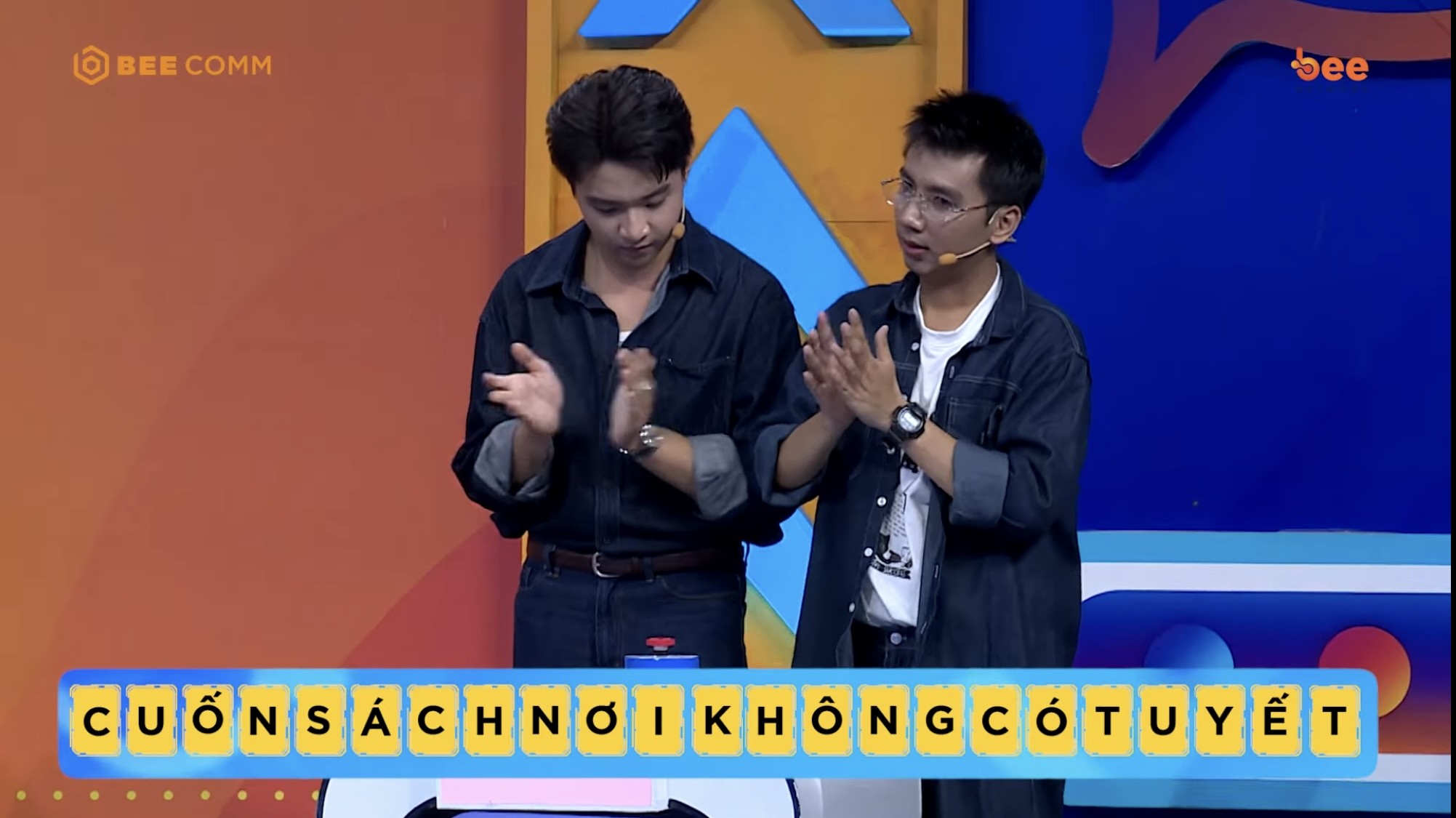 Diễn viên 'Nghỉ hè sợ nghỉ hưu' gặp khó ở 'Úm ba la ra chữ gì?', 50 triệu đồng thuộc về đội đối thủ