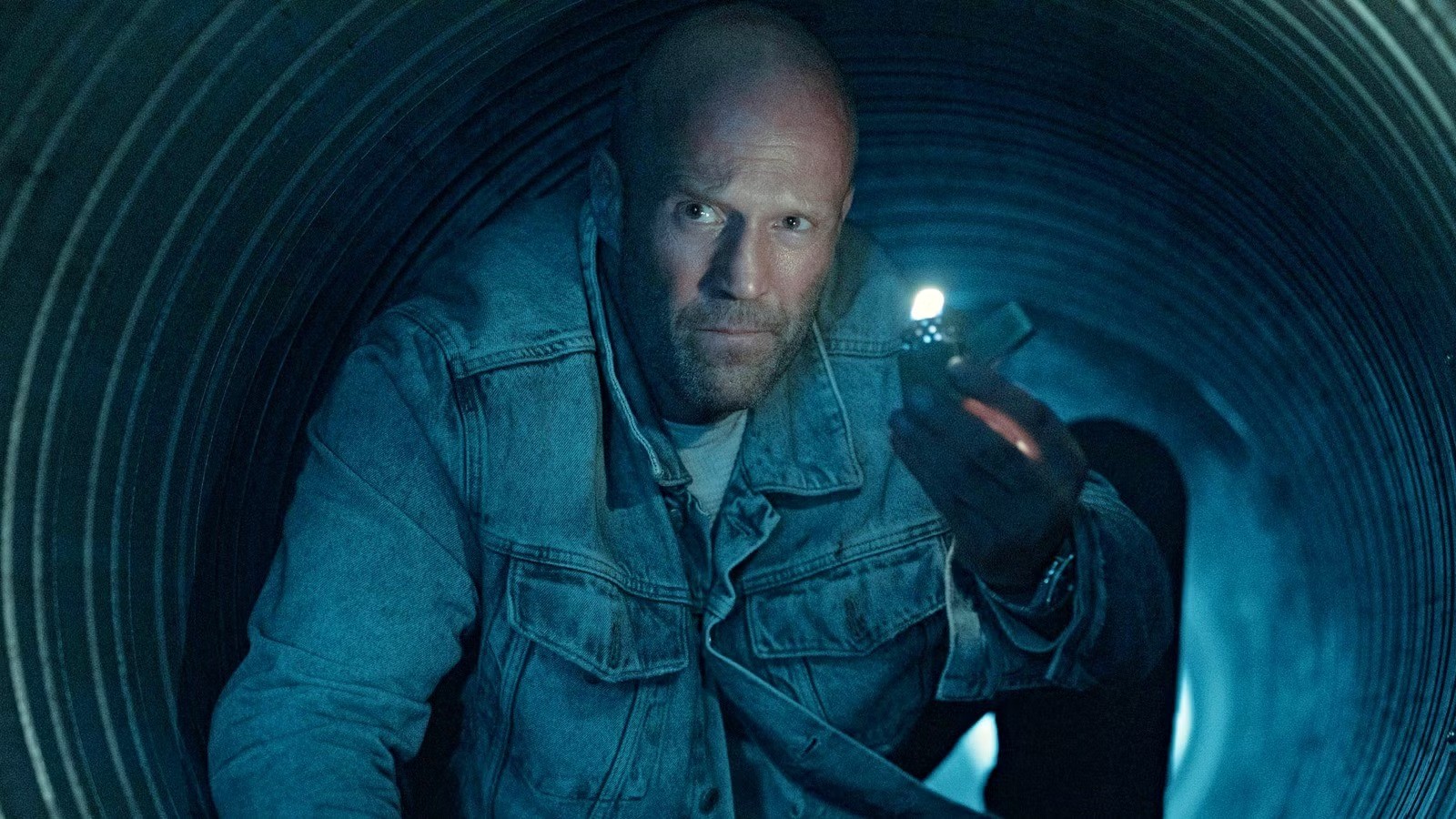 Jason Statham là 'Ferrari cũ nhưng vẫn là Ferrari' trong bom tấn 'Tàu buôn người'