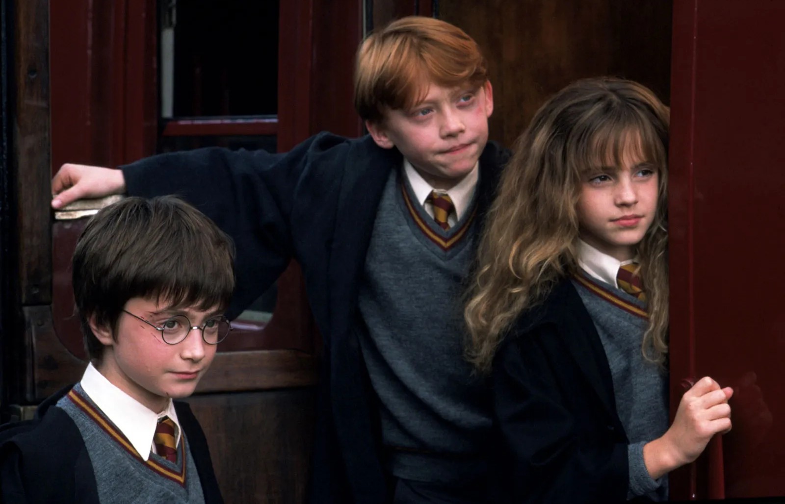 'Harry Potter và Hòn đá phù thủy' trở lại sau 25 năm, cùng nhìn lại những dấu ấn làm nên franchise huyền thoại