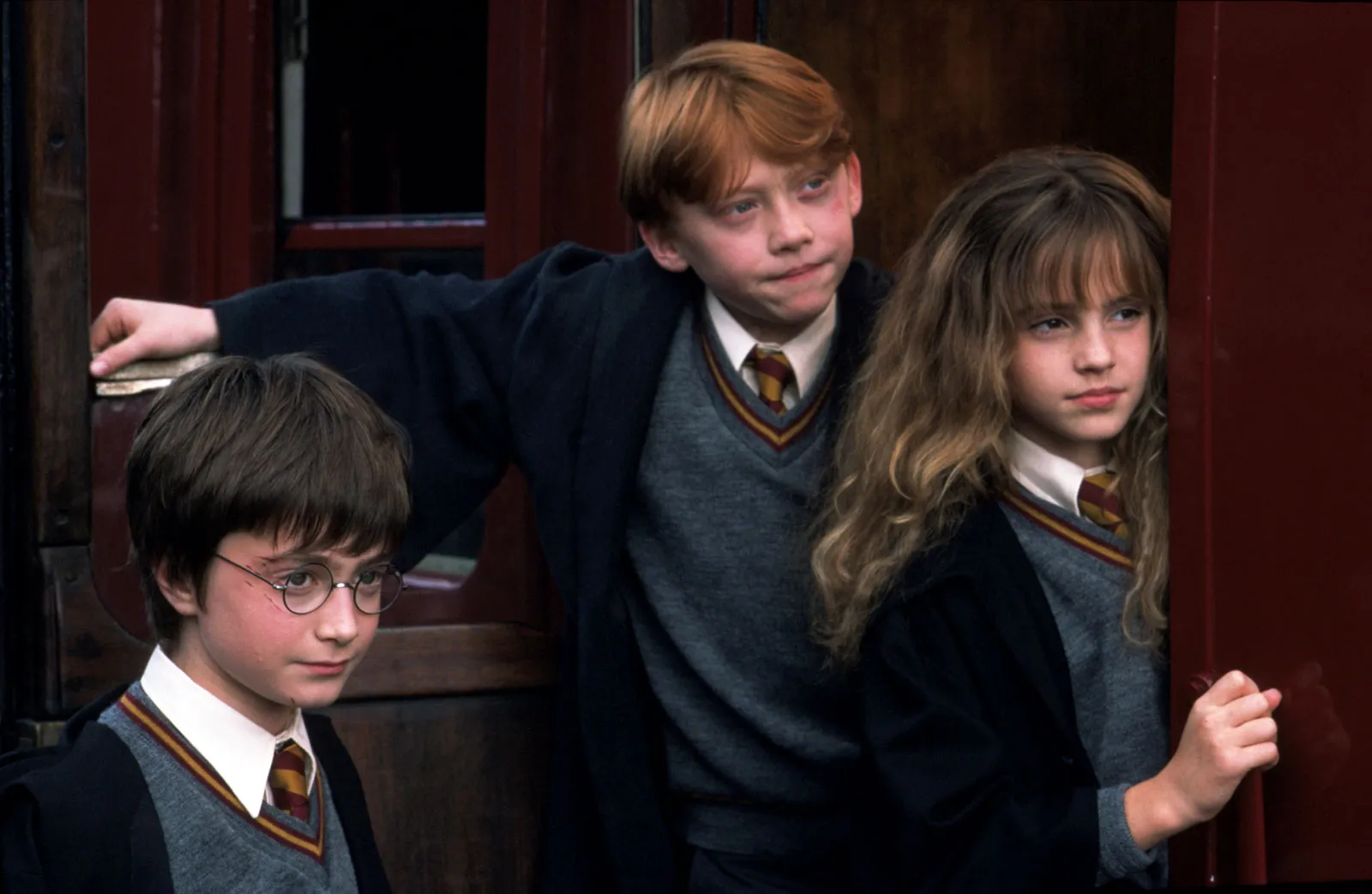 'Harry Potter và Hòn đá phù thủy' trở lại sau 25 năm, cùng nhìn lại những dấu ấn làm nên franchise huyền thoại