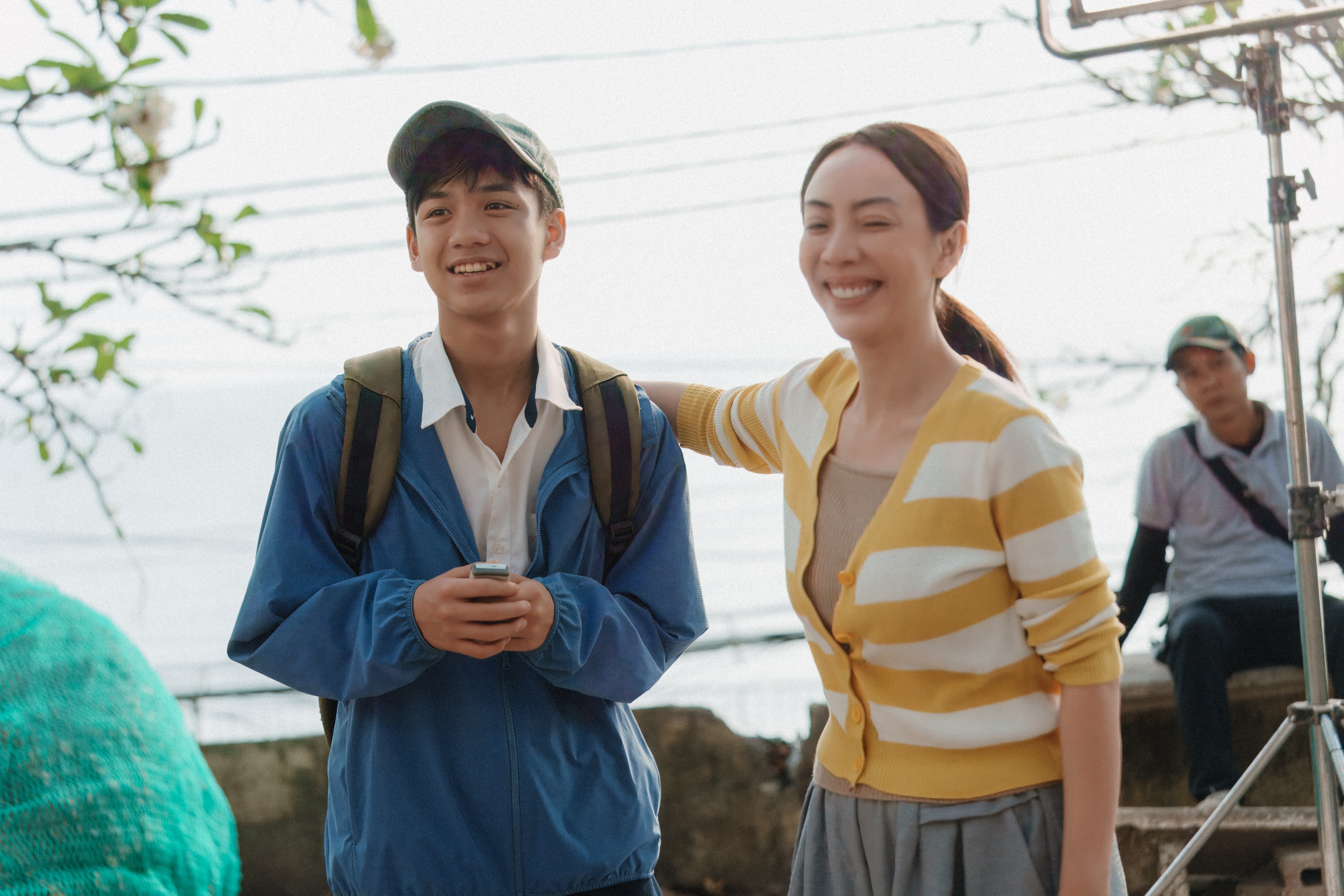Cán mốc 250.000 vé bán ra, 'Quý tử vượt giàu' tung MV nhạc phim do Vương Bình thể hiện, Hứa Kim Tuyền sáng tác