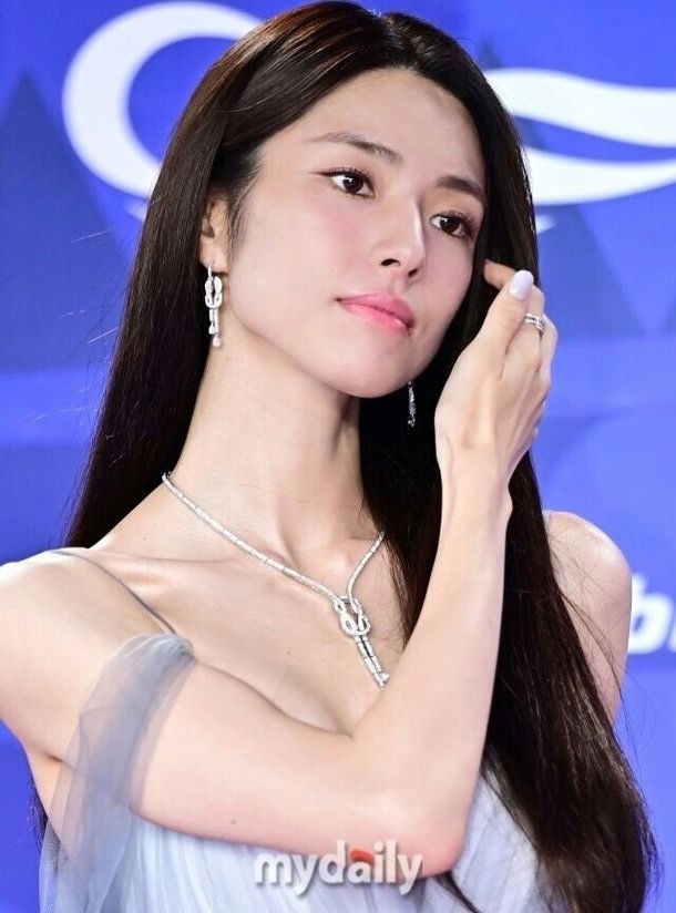 Ha Young rời series 'The Trauma Code' giữa bê bối gia đình