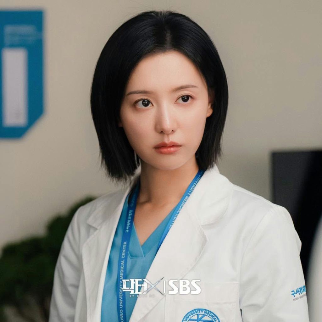 Kim Ji Won lột xác ngoạn mục sau 'Queen of Tears'