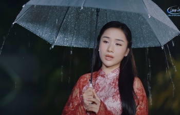 Á quân 'Thần tượng Bolero' Hồ Phương Liên 'đội mưa' 12 tiếng để mang đến màu sắc mới trong âm nhạc