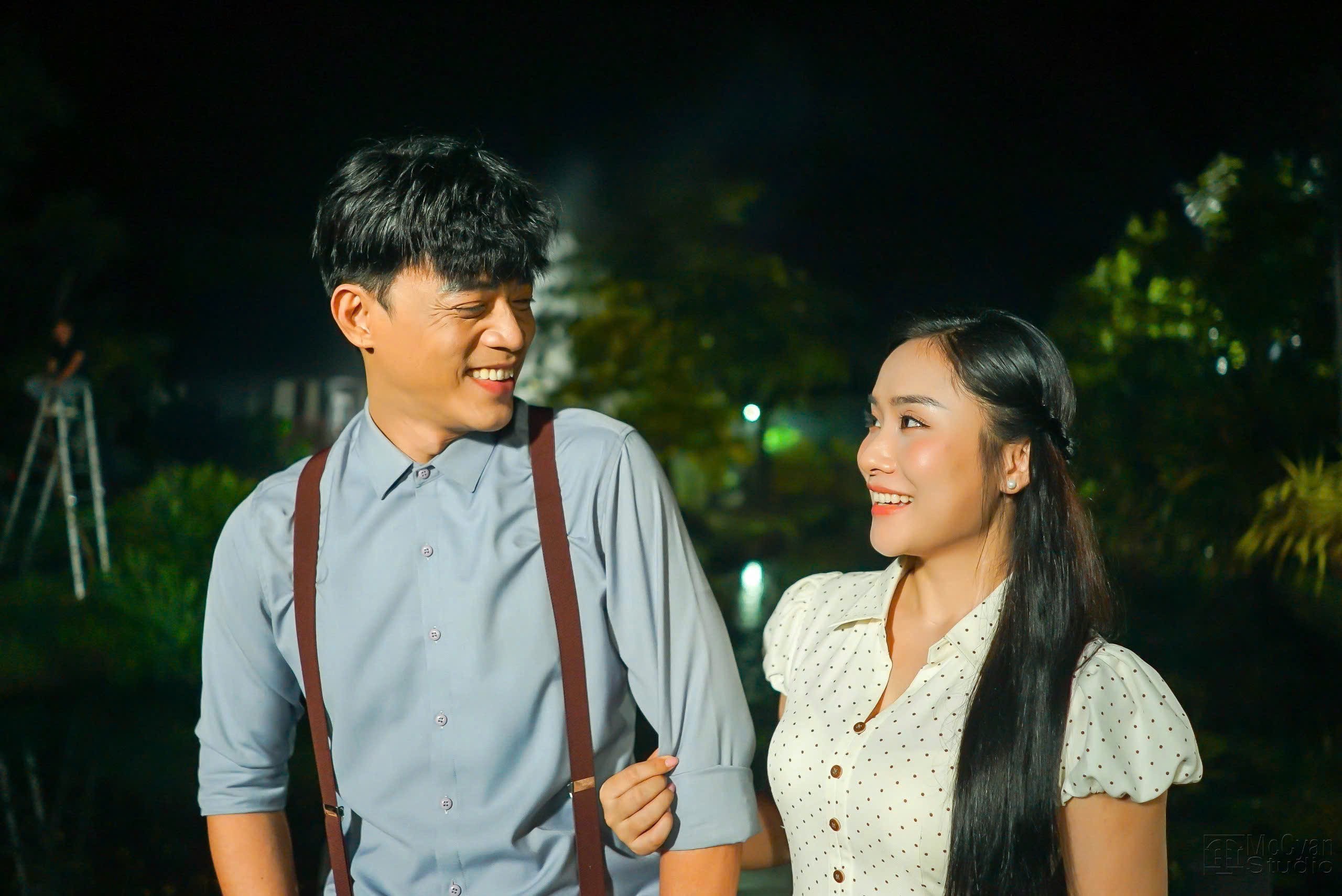 Á quân 'Thần tượng Bolero' Hồ Phương Liên 'đội mưa' 12 tiếng để mang đến màu sắc mới trong âm nhạc
