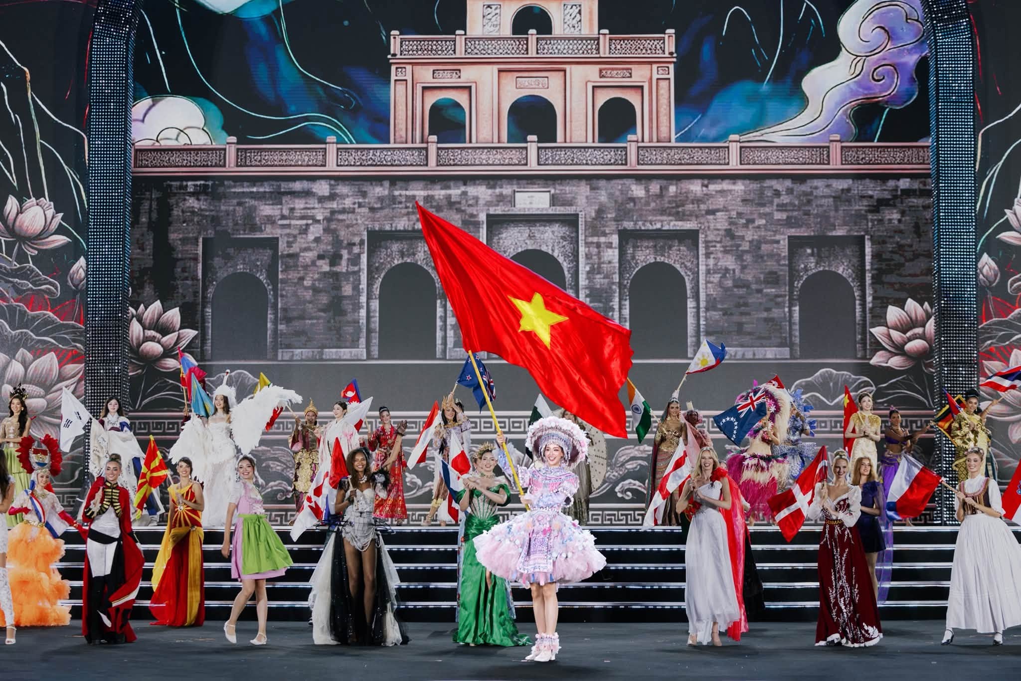 Đêm đăng quang tại Việt Nam, kỷ niệm 75 năm 'Miss World - Hoa hậu thế giới'