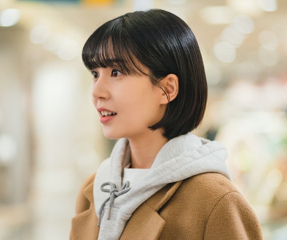 Baek Jin Hee tuyên bố kết hôn với bạn trai ngoài ngành