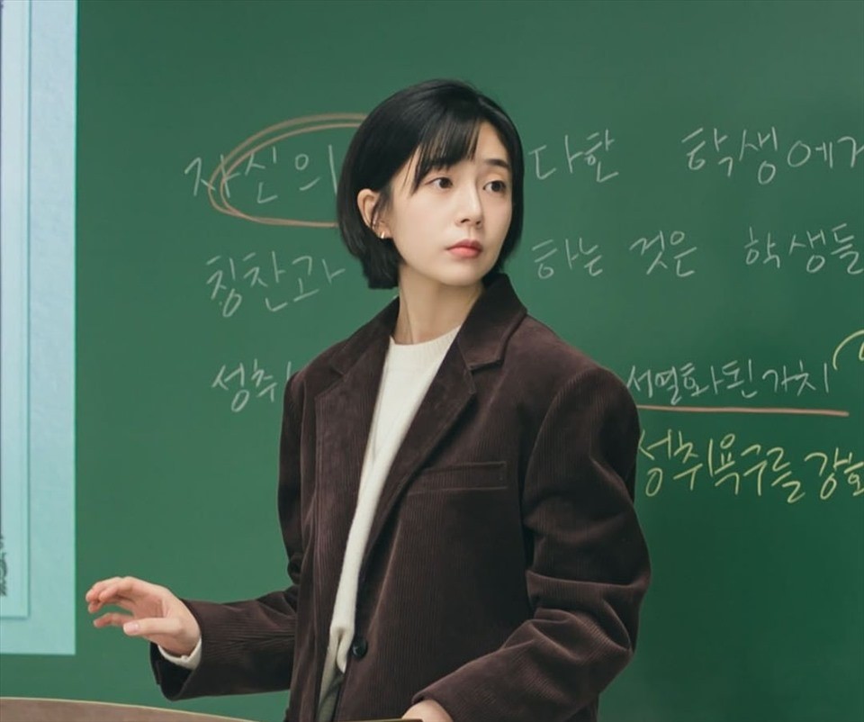 Baek Jin Hee tuyên bố kết hôn với bạn trai ngoài ngành
