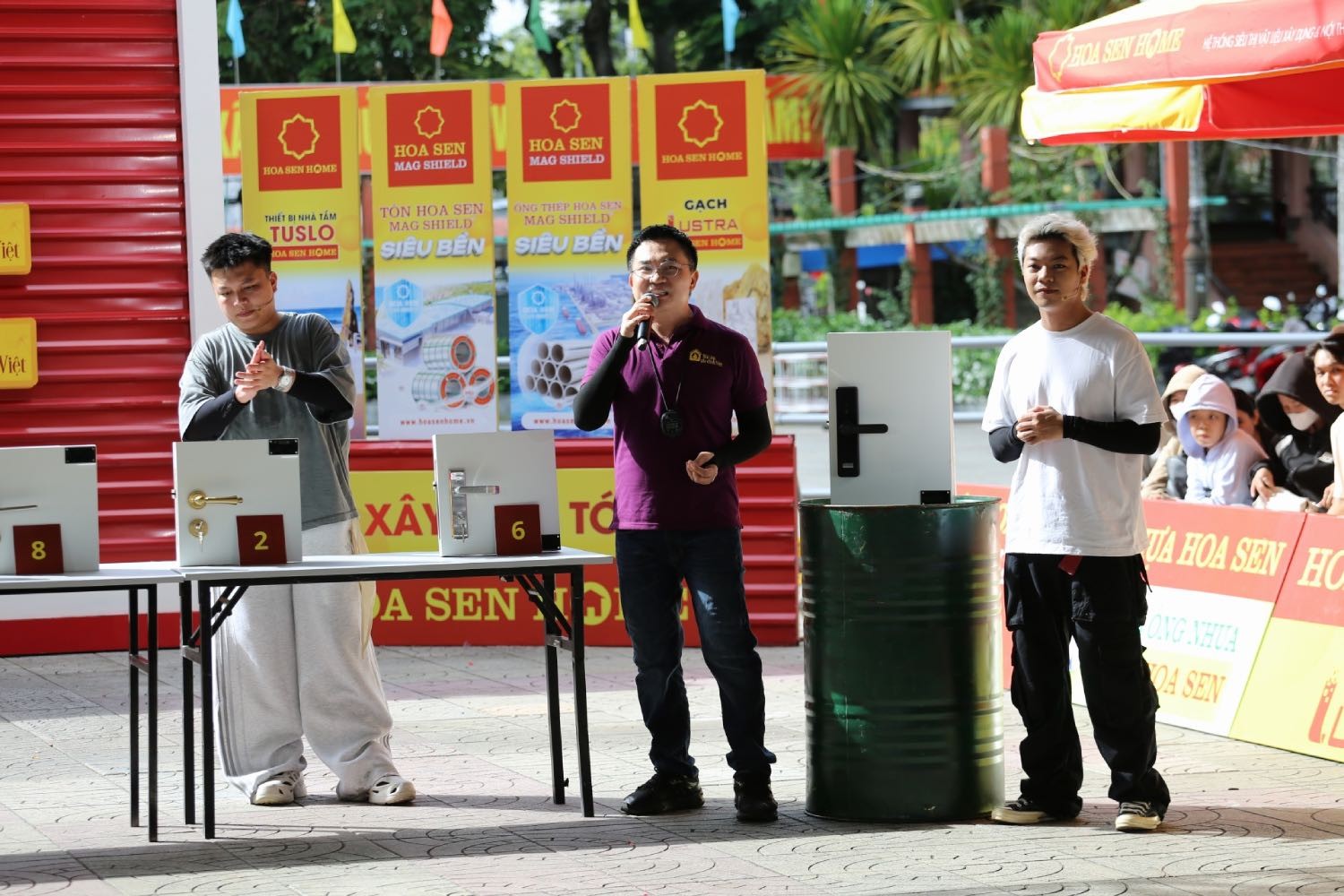 Tiến Luật, Huỳnh Lập, Sam xúc động trước nghị lực của những em nhỏ tại 'Mái ấm gia đình Việt'
