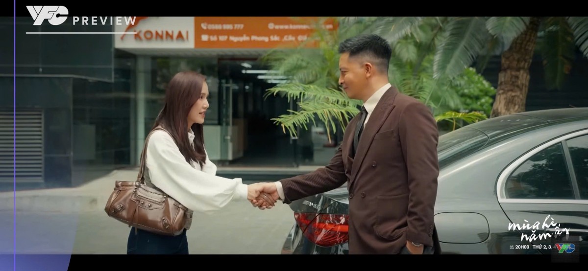 'Mùa hè năm ấy' tập 15: Mẹ Phương nhiệt tình 'chấm' Tùng Jun khiến Phương ngượng ngùng
