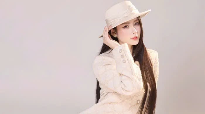 Nữ chính 'Đội bóng nữ làng xuân' áp lực khi lần đầu đóng bố con với NSND Trung Anh