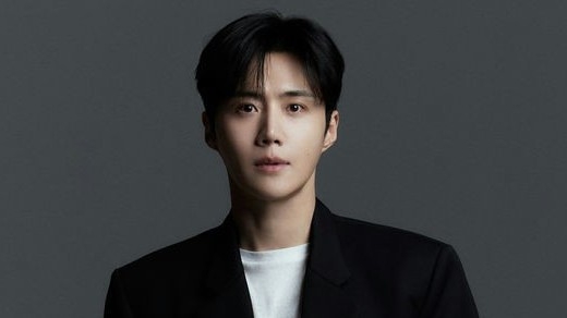 Kim Seon Ho tái xuất làng quảng cáo sau cáo buộc trốn thuế