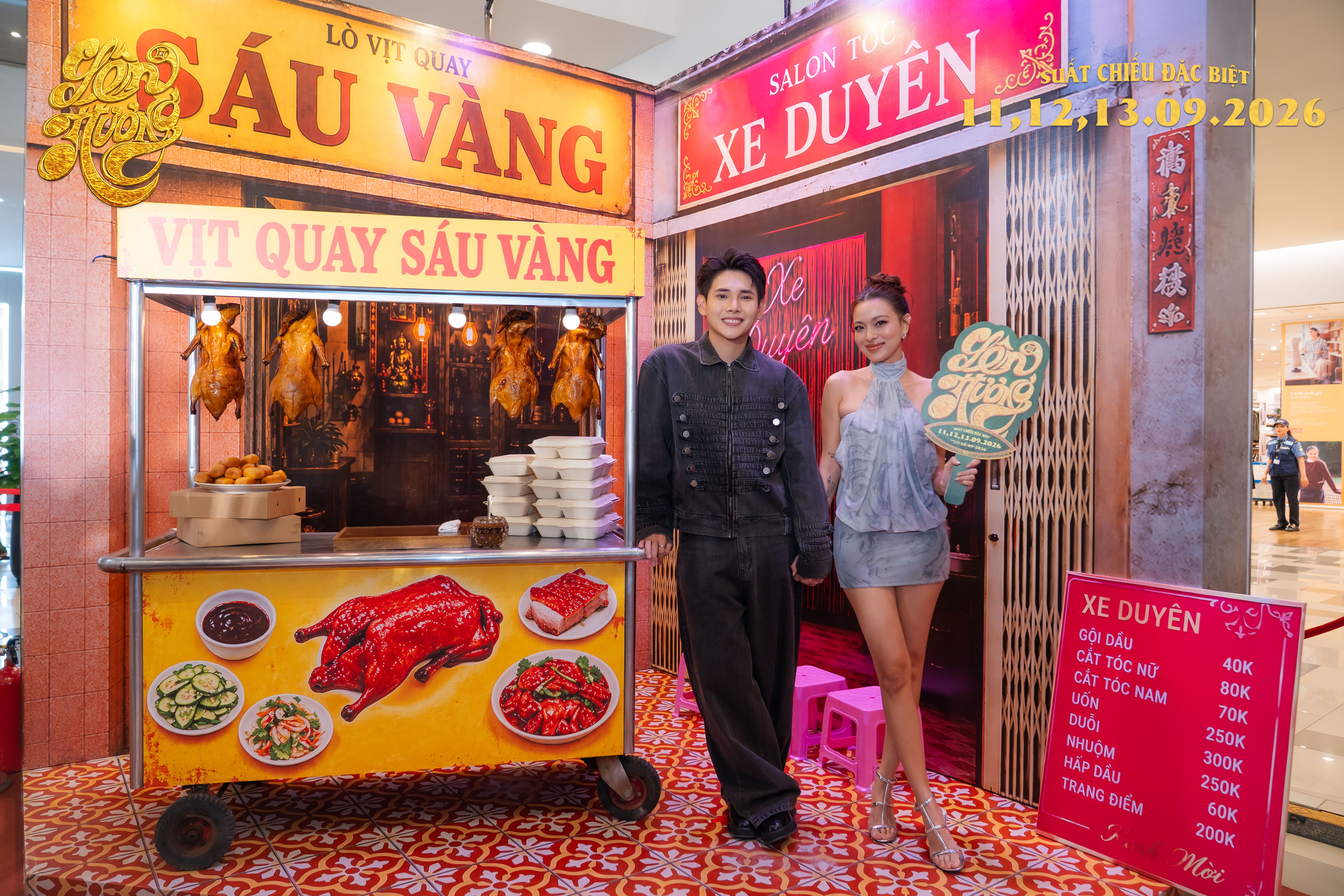 Đem cuộc đời và ký ức gia đình lên màn ảnh, đạo diễn Tấn Hoàng Thông rơi nước mắt tri ân ba tại premiere 'Lên hương'
