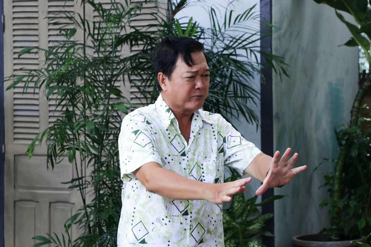 U60 nghệ sĩ Mai Dũng vẫn miệt mài tìm cách khiến khán giả nhớ đến mình