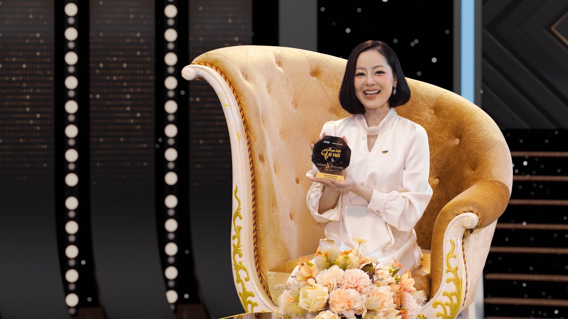 Áp lực ghế nóng và bài học kinh nghiệm từ nghệ sĩ 35 năm tuổi nghề của ca sĩ Nguyên Vũ