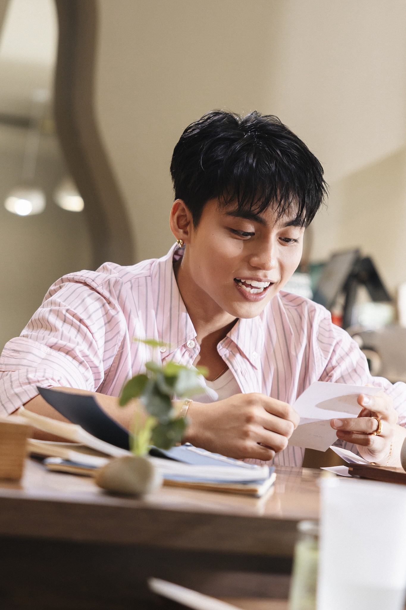 Mono tự lập quán trà, mang dàn khách mời siêu 'hit' đến 'Mỹ điệu quán'