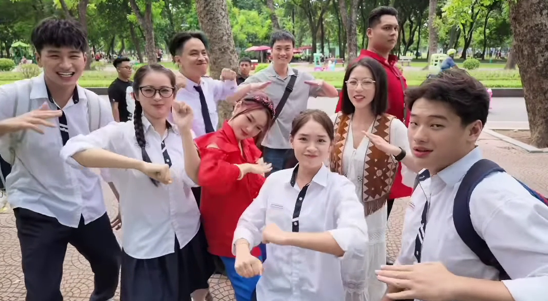 'Mùa hè năm ấy' hé lộ cảnh đặc biệt, hai thế hệ nhân vật cùng xuất hiện