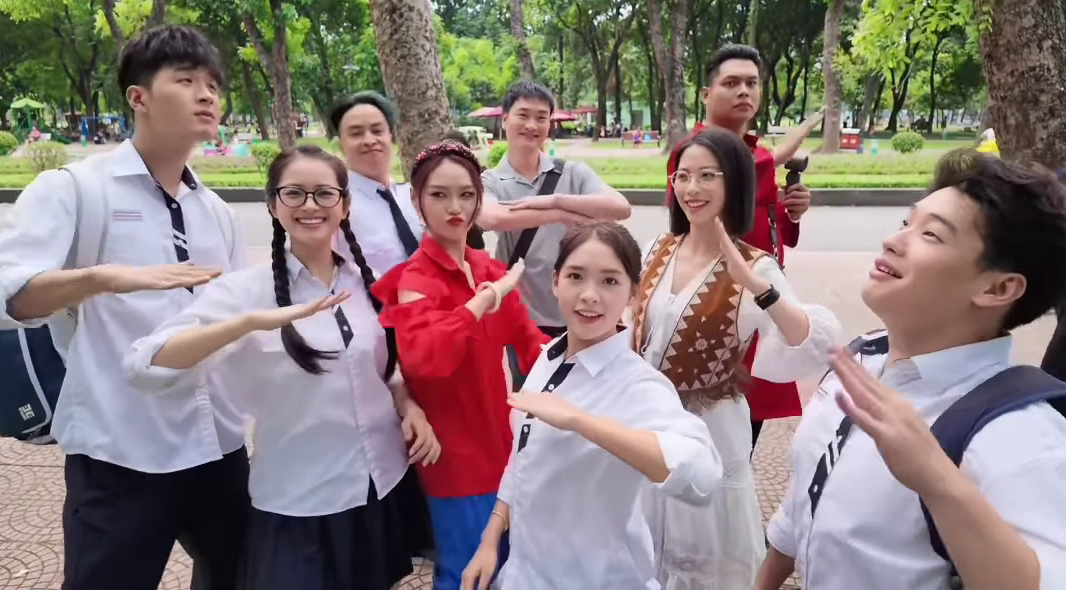 'Mùa hè năm ấy' hé lộ cảnh đặc biệt, hai thế hệ nhân vật cùng xuất hiện