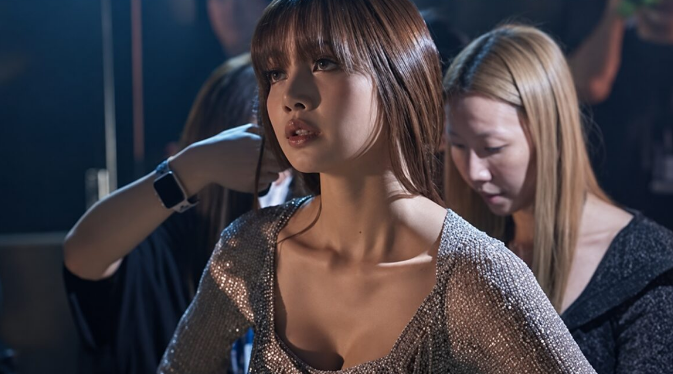 Lisa tiết lộ từng bị dọa giết trong phim tài liệu mới