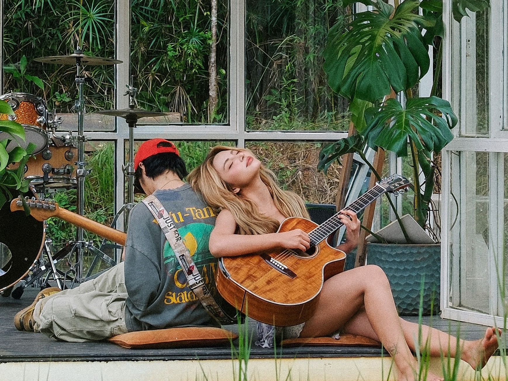Maiquinn nối tiếp câu chuyện hit 'Chân thành' với 'Một người như thế', kết hợp KimLong