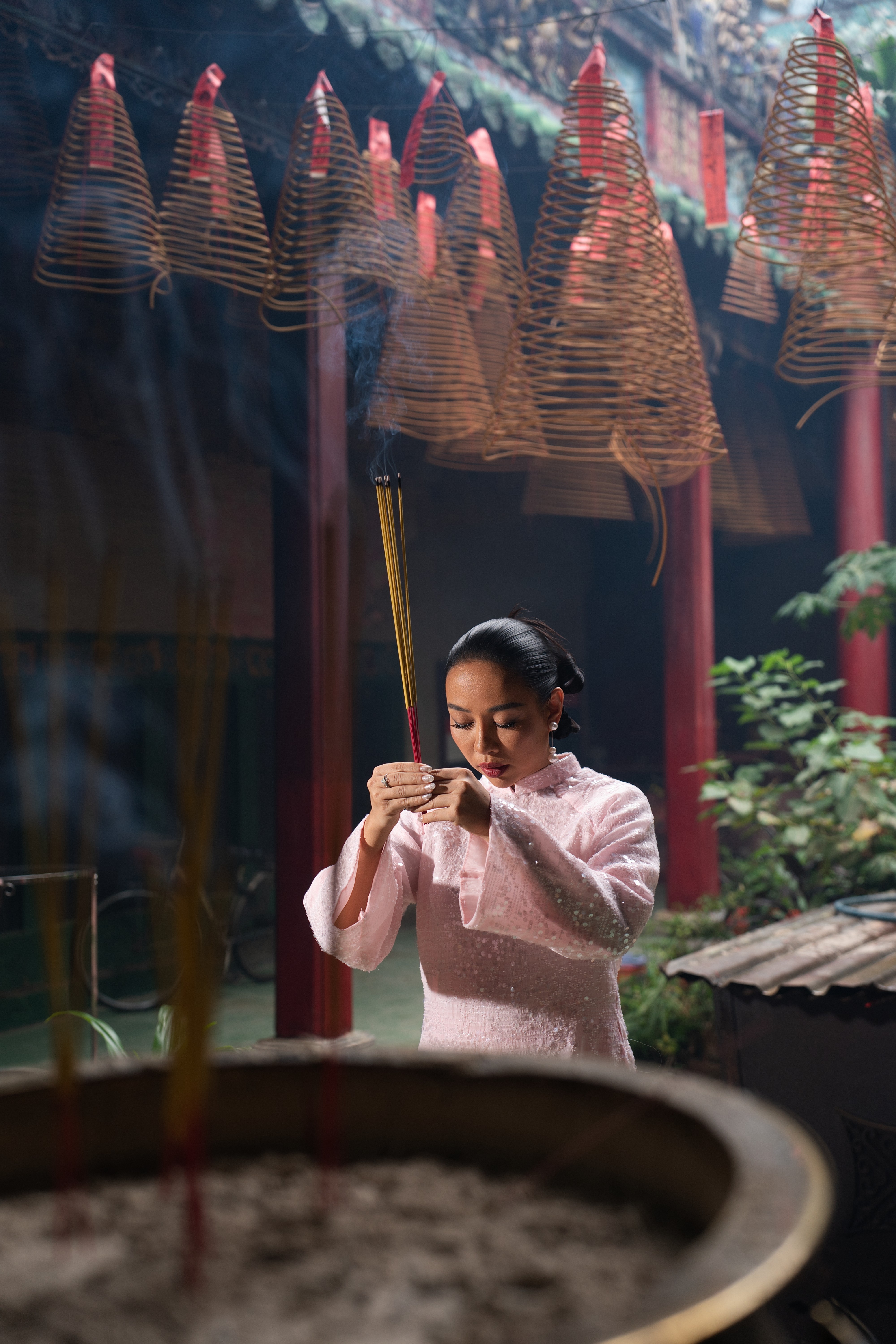 Nhạc sĩ Hứa Kim Tuyền nhiều lần rơi nước mắt khi viết OST nhạc phim 'Lên hương'