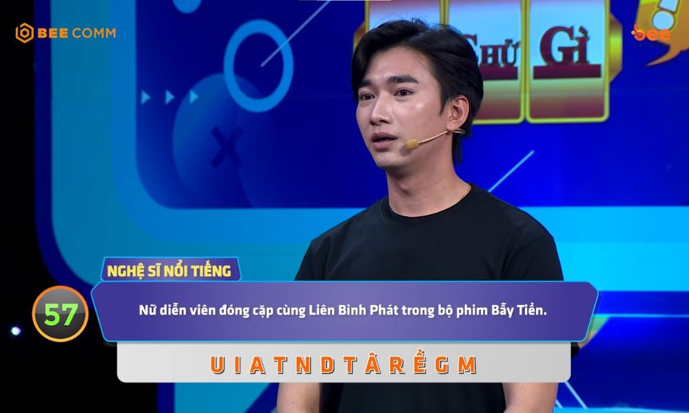 Nam diễn viên 'Một thời ta đã yêu' xin lỗi đàn chị Tam Triều Dâng ngay trên sóng 'Úm ba la ra chữ gì?'