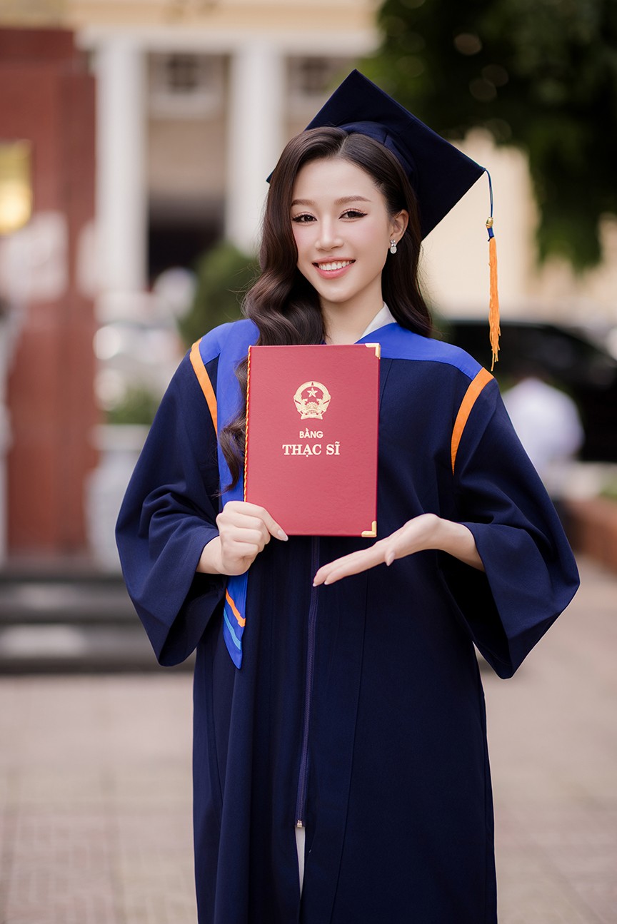 Á hậu Lê Thu Trà nhận bằng Thạc sĩ trước thềm dự thi 'Miss Intercontinental 2026'