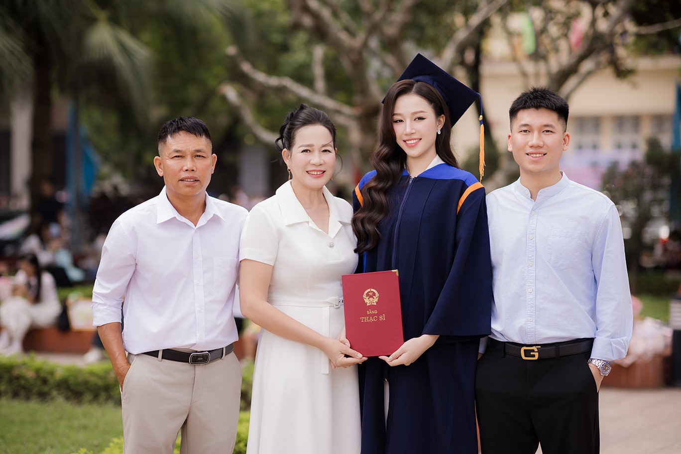 Á hậu Lê Thu Trà nhận bằng Thạc sĩ trước thềm dự thi 'Miss Intercontinental 2026'
