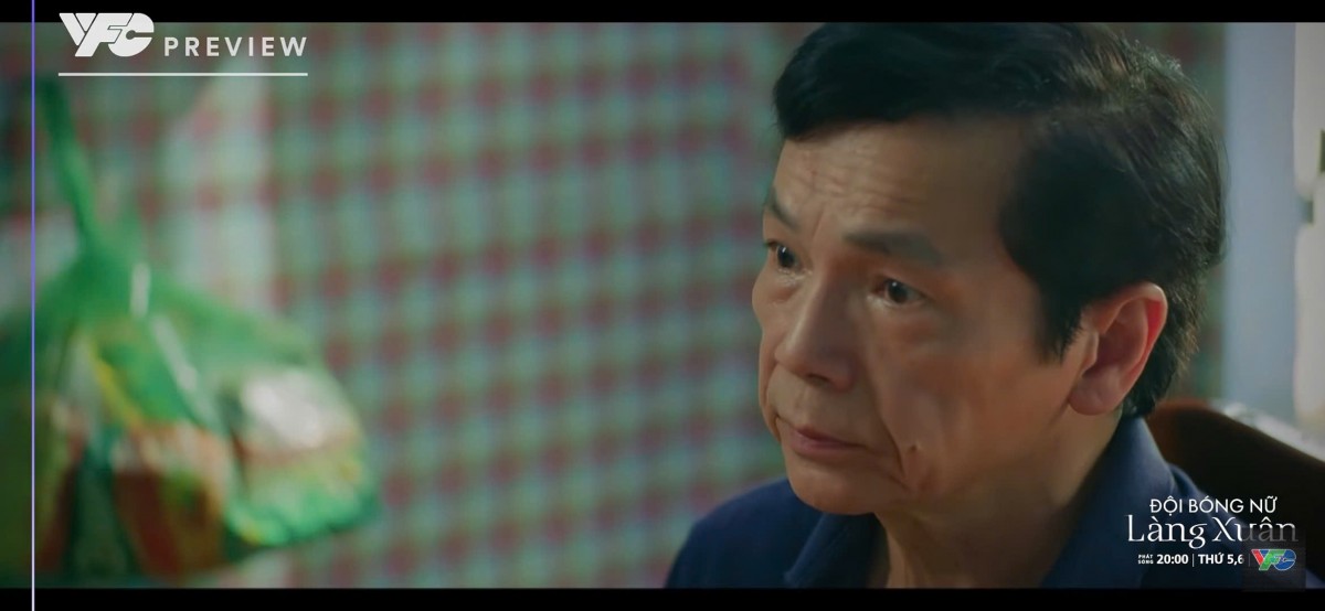 'Đội bóng nữ làng Xuân' tập 6: Quốc đưa con trai đến nhà ông Khiêm 'ăn vạ'