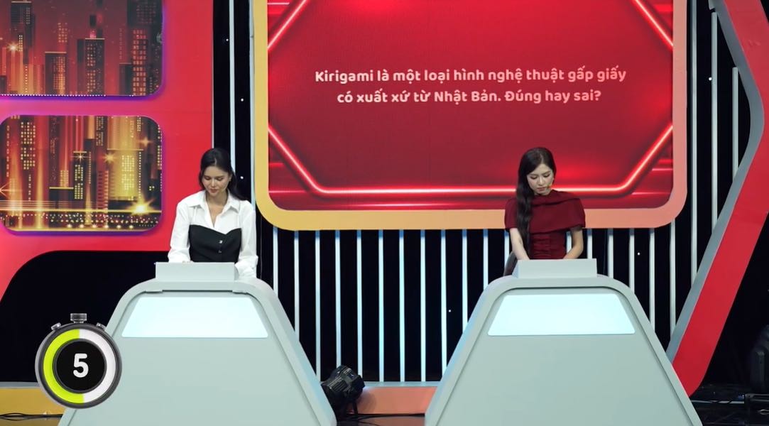 'Vận may gọi tên ai?': 'Hoa hậu đại dương Việt Nam 2025' được MC Đại Nghĩa dành lời khen vì tiếp tục học tập sau đăng quang