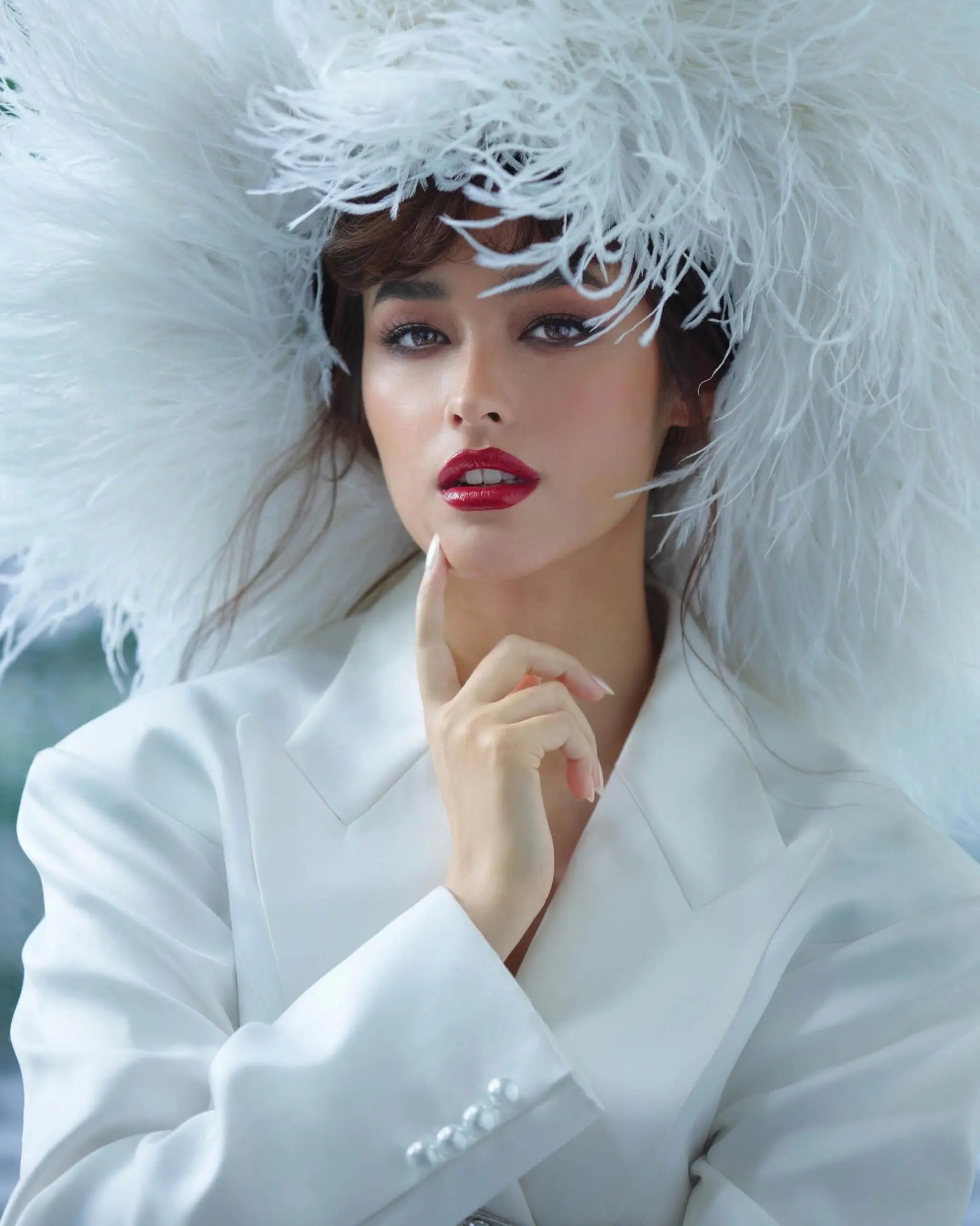 'Mỹ nhân đẹp nhất thế giới 2017' Liza Soberano và hành trình chinh phục Hollywood với 'Hòn đảo quên lãng'