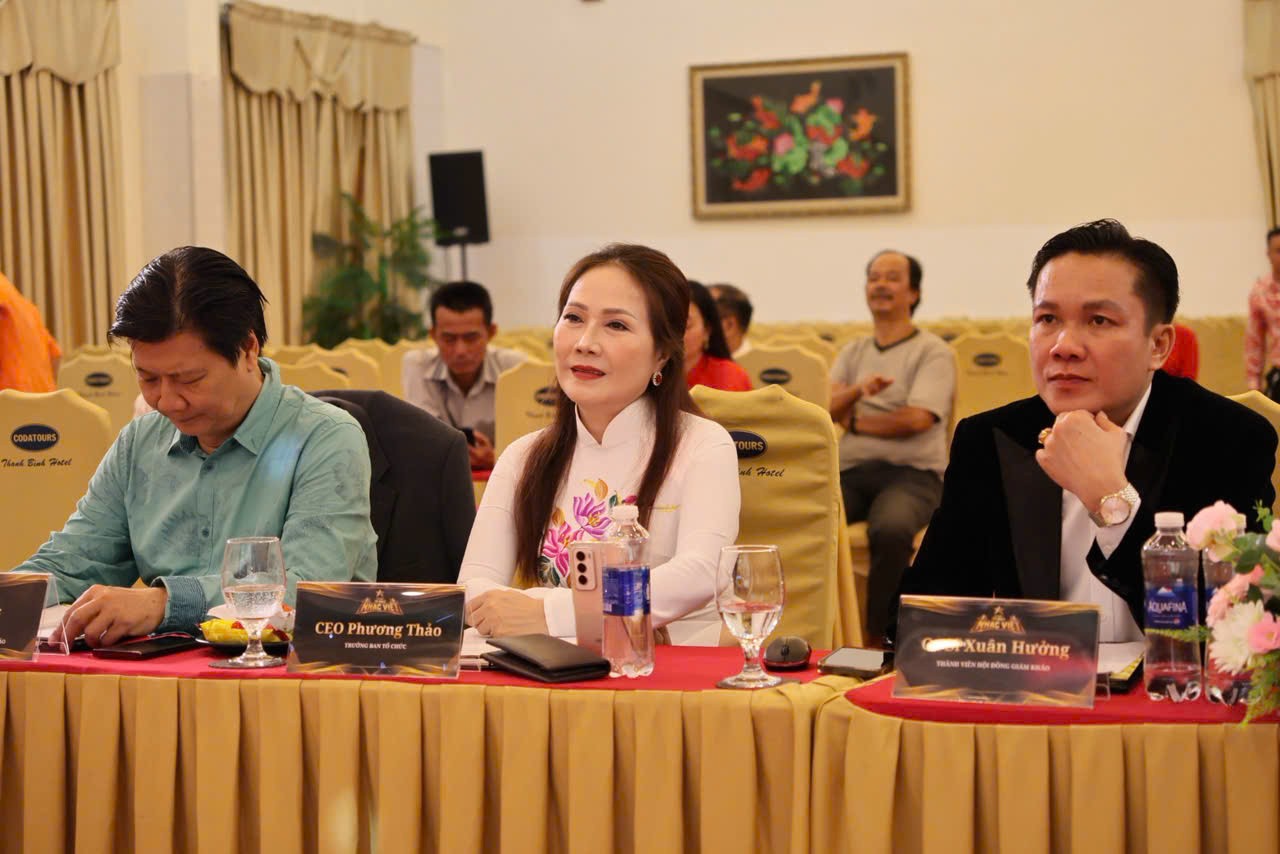 NSND Thái Bảo hướng dẫn các thí sinh tìm ra giá trị của cuộc thi 'Tìm kiếm tài năng âm nhạc Việt'
