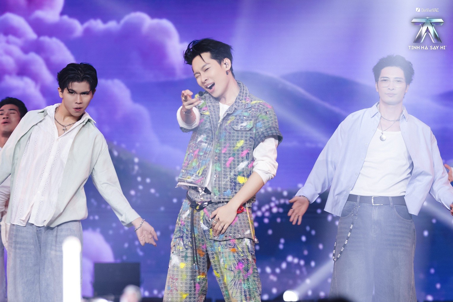 Livestage 5 'Tinh hà 'Say Hi': 8 Anh trai kể câu chuyện gì?