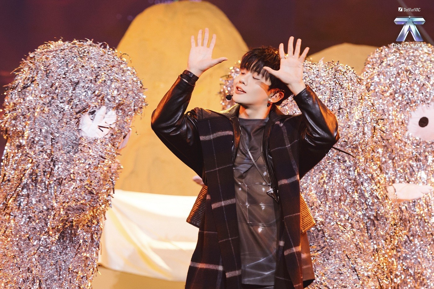 Livestage 5 'Tinh hà 'Say Hi': 8 Anh trai kể câu chuyện gì?