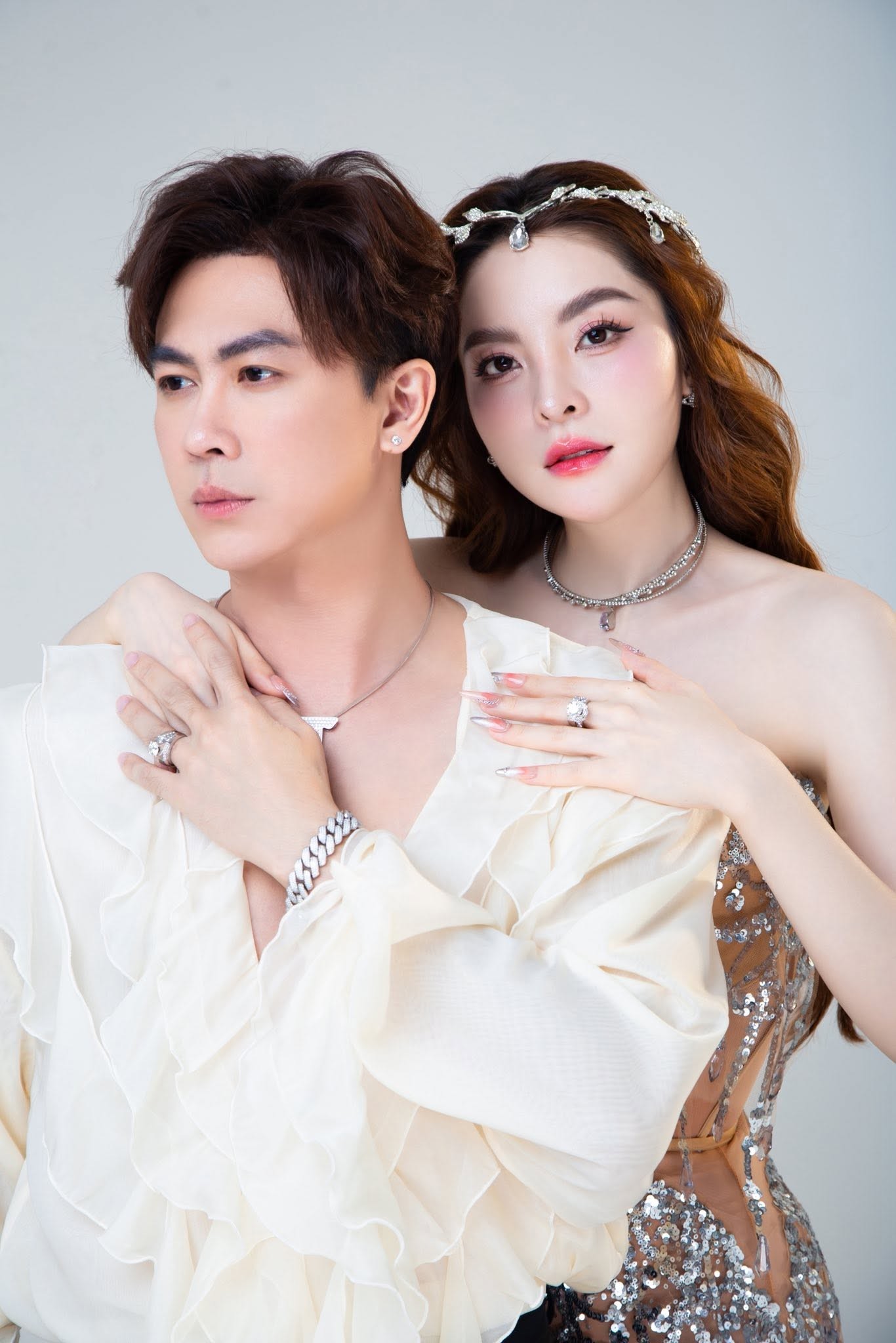 Ca sĩ Hồ Việt Trung: Tôi thấy mình cố gắng 200% công lực để lo cho gia đình nhỏ của mình…