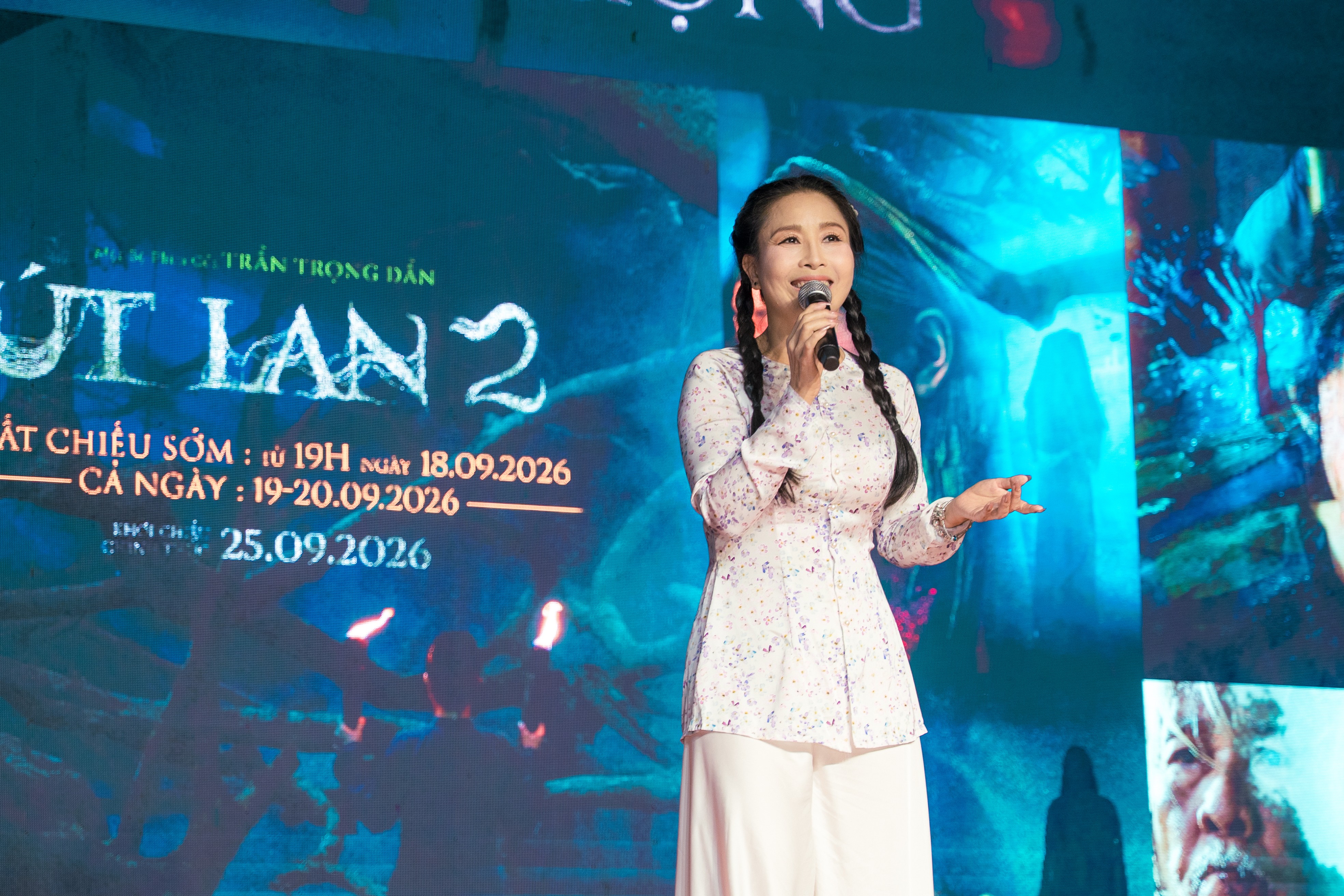 'Út Lan 2' tổ chức suất chiếu tri ân cho hơn 500 bà con tại U Minh Thượng