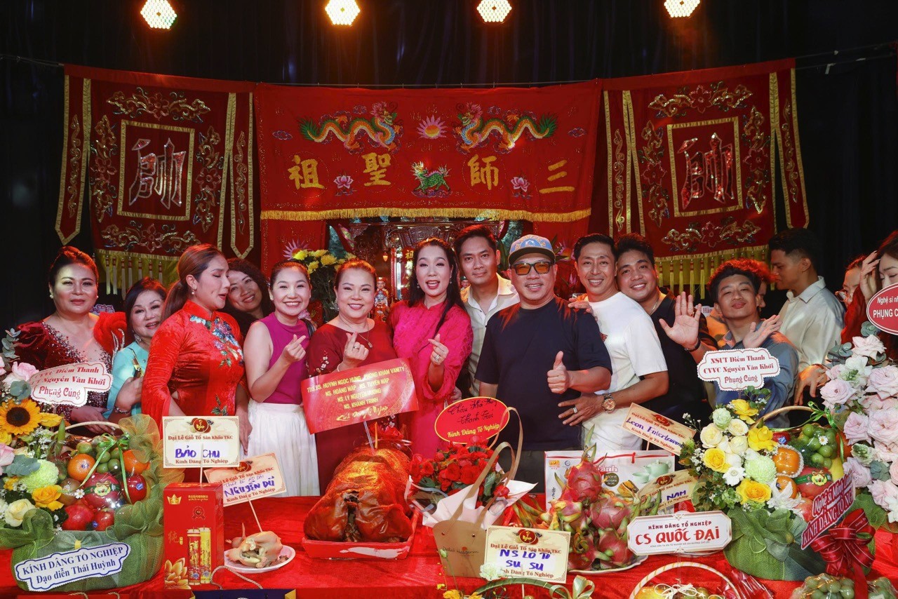 NSND Trịnh Kim Chi tri ân Tổ nghiệp trong không khí ấm áp trọn vẹn nghĩa tình
