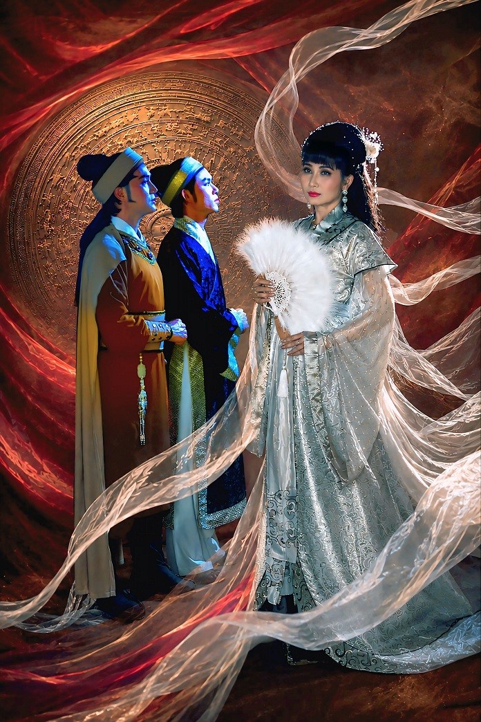 Tâm Tâm, Trung Thảo, Liêu Kỳ mừng giỗ Tổ sân khấu với bộ ảnh 'Ánh đèn sân khấu'