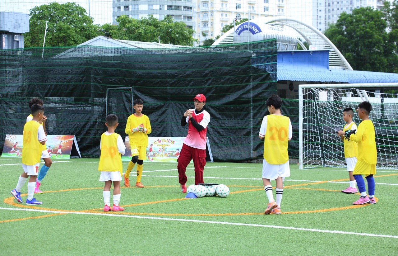 'Cầu thủ nhí 2026': Gin Tuấn Kiệt đối đầu Hải Nam, Trương Thế Vinh đưa 'đội tuyển ngôi sao' chạm trán Bùi Tấn Trường