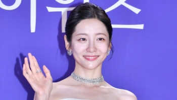 Park Ji Hyun làm nên lịch sử cho Hàn Quốc tại Emmy