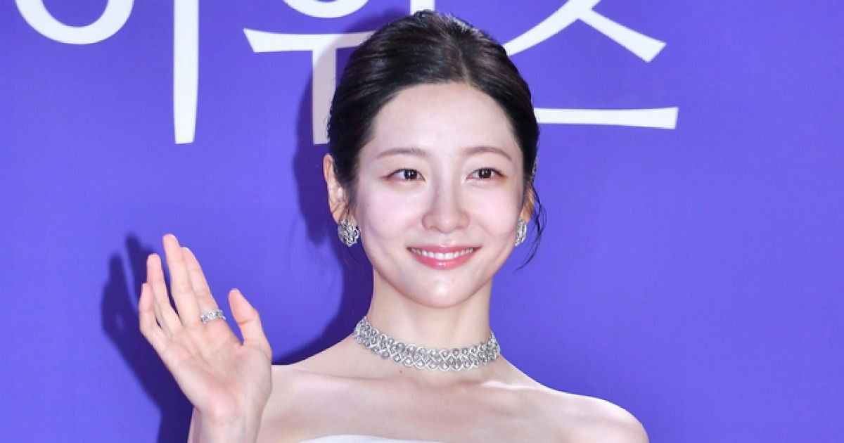Park Ji Hyun làm nên lịch sử cho Hàn Quốc tại Emmy