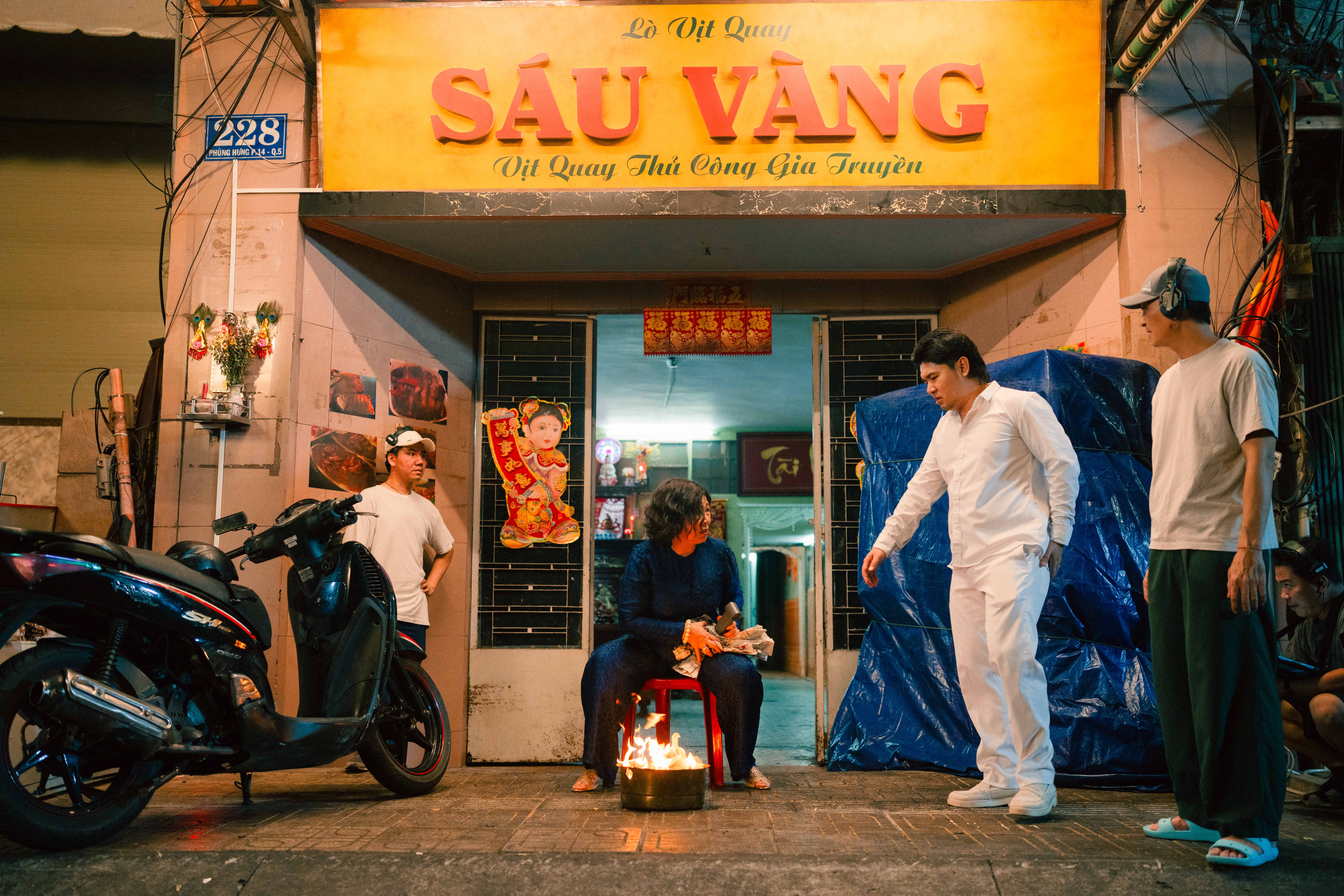 NSƯT Hữu Châu và Hồng Đào hội ngộ trong 'Lên hương', hé lộ mối duyên từ thuở nhỏ