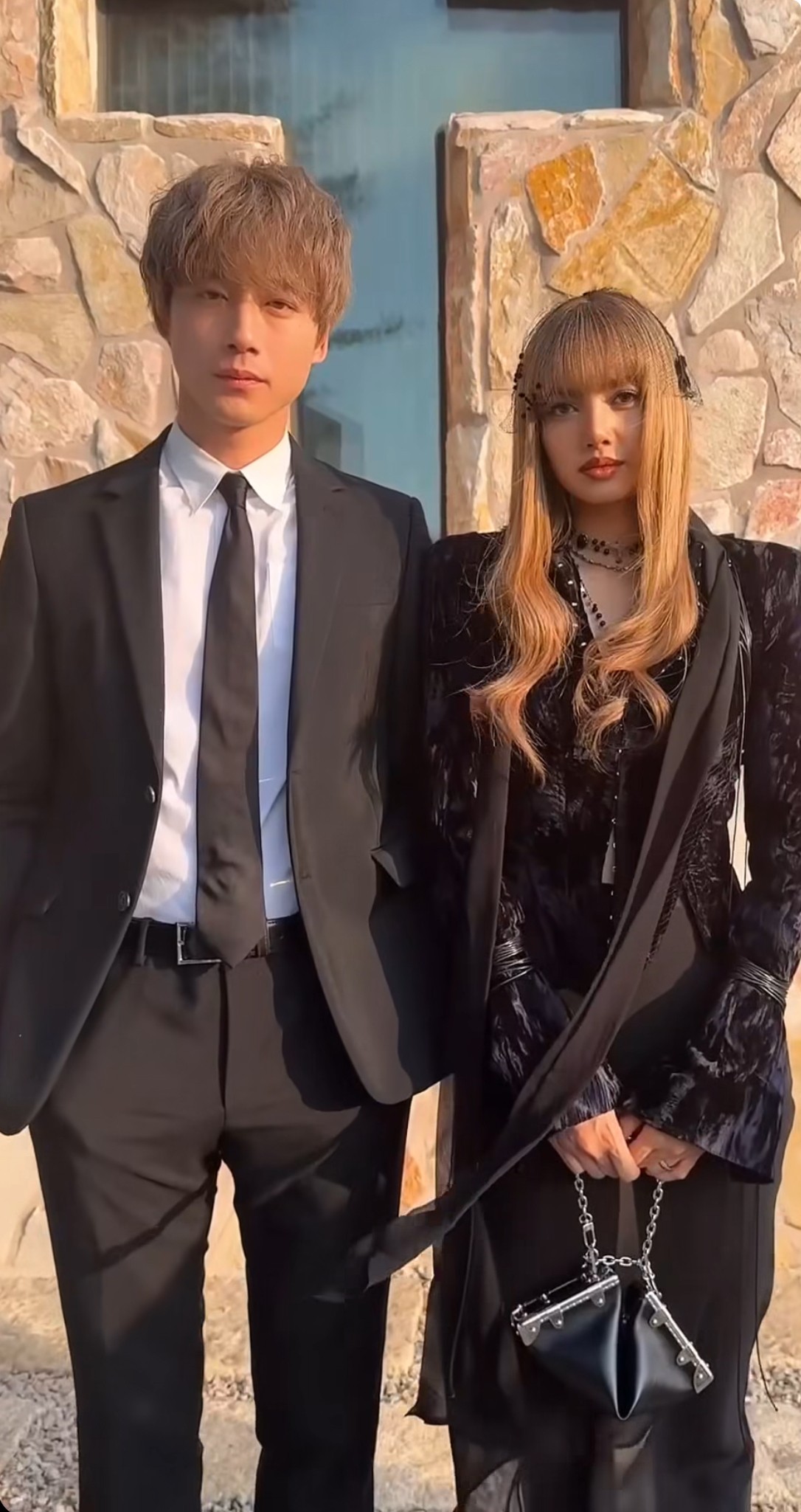 Bạn diễn của Lisa (BlackPink) bị tố bạo lực gia đình