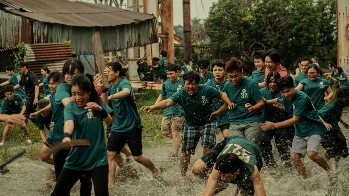 ‘Trại buôn người’ mất vị trí dẫn đầu sau nhiều tuần thống trị phòng vé