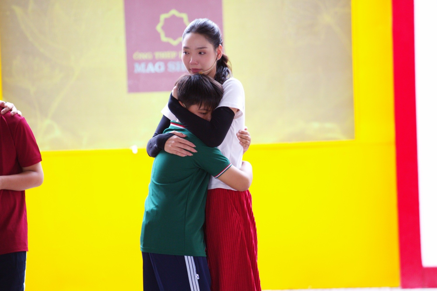 'Mái ấm gia đình Việt': Đại Nghĩa, Đoàn Minh Anh và Phát Huy T4 nghẹn lòng trước hai hoàn cảnh trẻ thơ sớm trưởng thành sau nỗi đau mất người thân