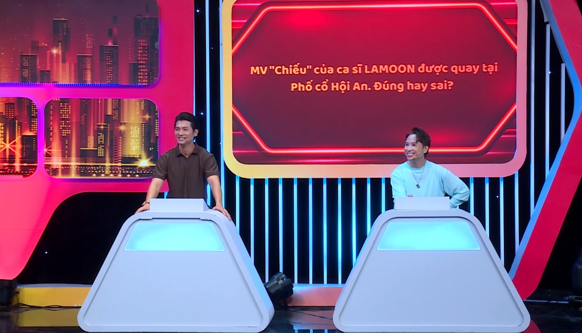 Nam ca sĩ với những bản tình ca khiến MC Đại Nghĩa 'trụy tim' xuất sắc dành trọn 138 triệu đồng tại 'Vận may gọi tên ai?'